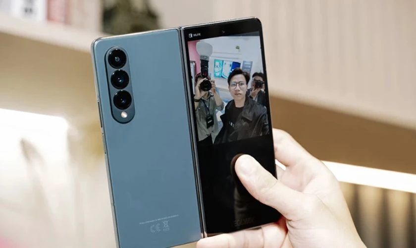 Z Fold 4 được trang bị camera ch&iacute;nh 50MP