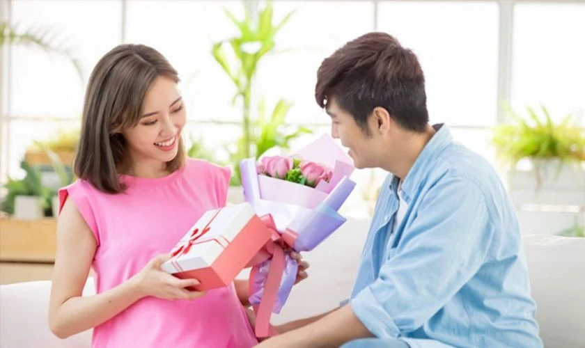 STT cảm ơn chồng tặng quà 8/3 cảm động nhất