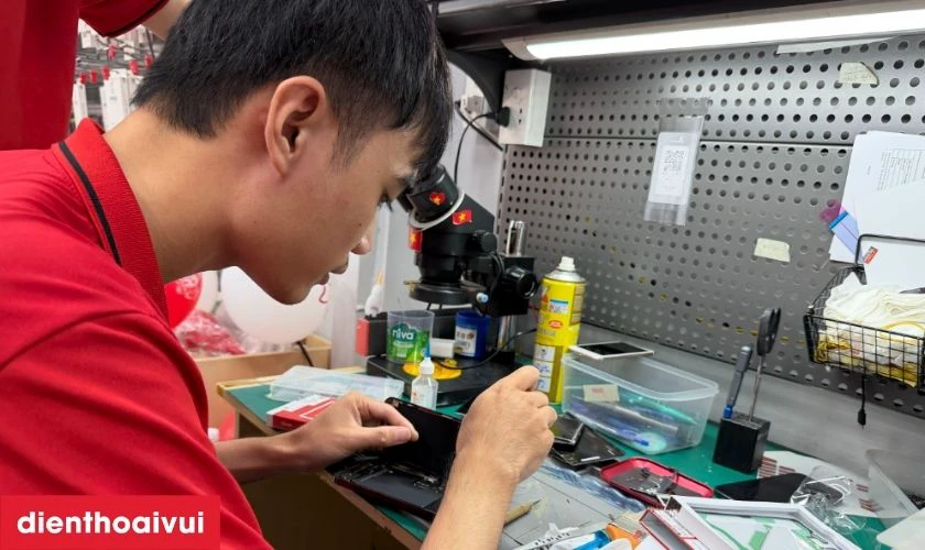 Quy tr&igrave;nh sửa chữa điện thoại Tecno uy t&iacute;n tại Điện Thoại Vui