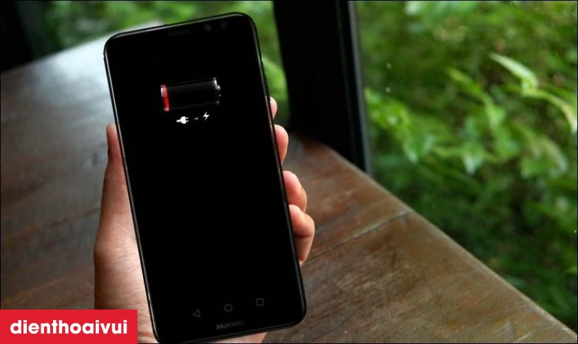 Lỗi pin điện thoại Huawei bị chai, sạc kh&ocirc;ng v&agrave;o nguồn