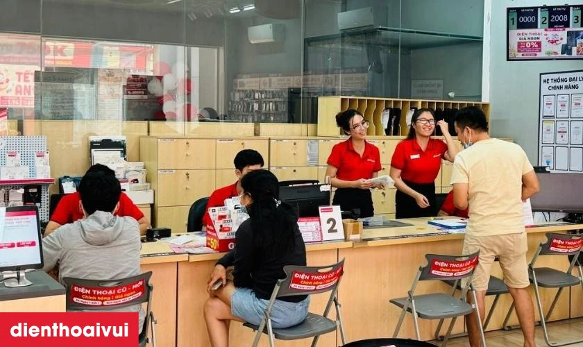 Vì sao nên chọn sửa điện thoại tại Điện Thoại Vui quận 1?