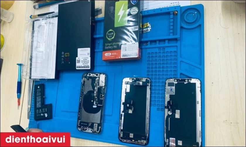 Dịch vụ thay pin điện thoại chất lượng, gi&aacute; tốt tại Điện Thoại Vui