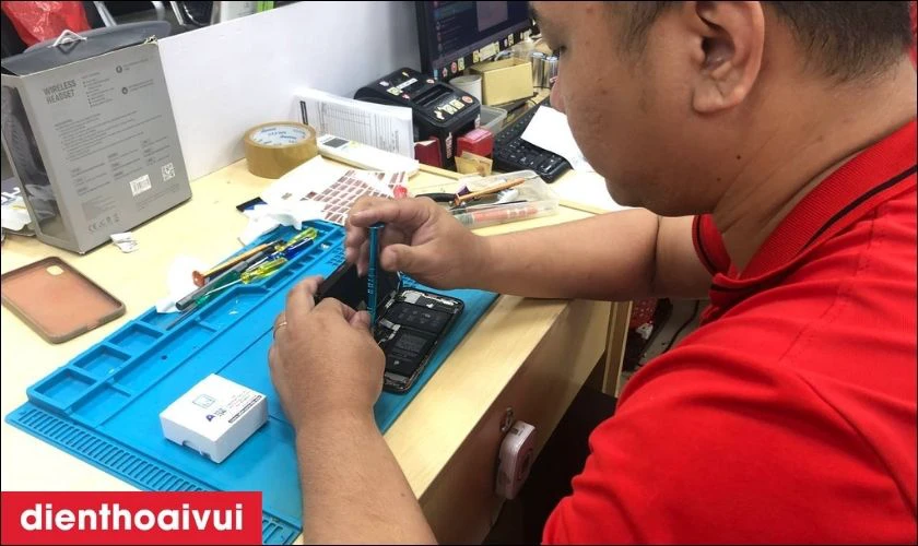 Dịch vụ thay camera điện thoại chất lượng, gi&aacute; tốt tại Điện Thoại Vui