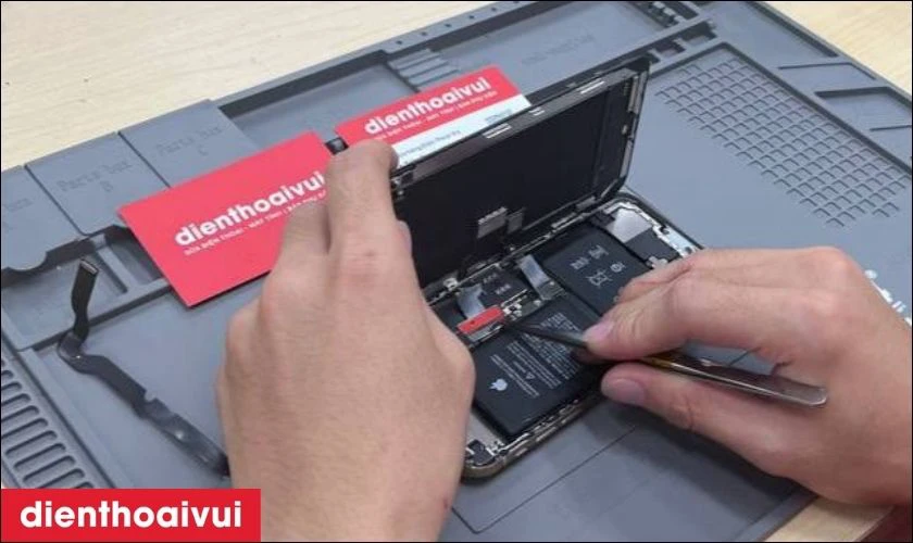 Dịch vụ thay loa điện thoại chất lượng, gi&aacute; tốt tại Điện Thoại Vui