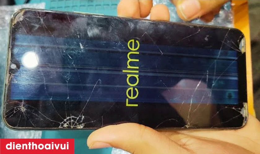 M&agrave;n h&igrave;nh Realme bị lỗi, kh&ocirc;ng nhận cảm ứng