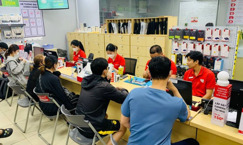 Sửa điện thoại bị sọc màn hình uy tín hết bao nhiêu tiền ở đâu?
