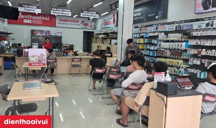 Địa chỉ sửa hiển thị iPhone 12 ở đ&acirc;u ch&iacute;nh h&atilde;ng, uy t&iacute;n