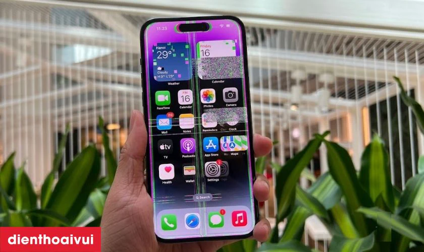 Khi n&agrave;o cần sửa hiển thị iPhone 14?