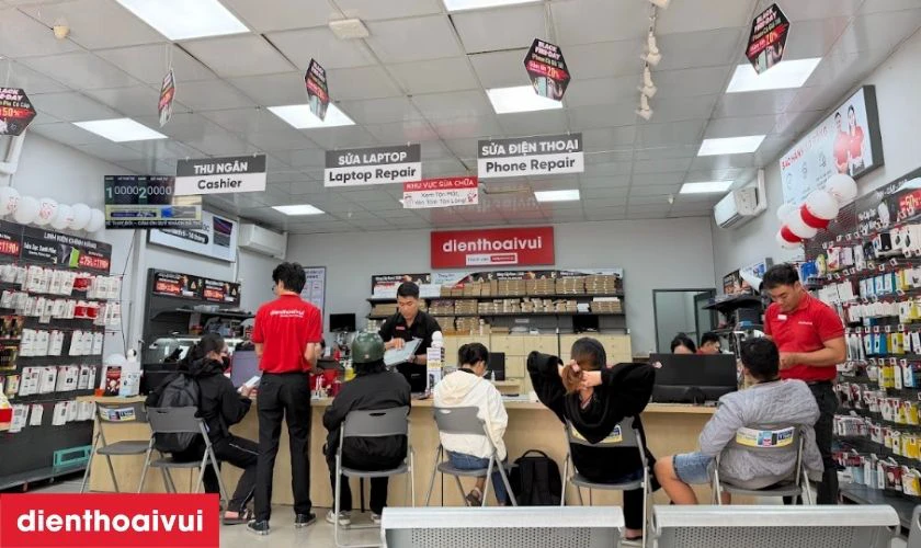 Quy tr&igrave;nh sửa hiển thị iPhone 14 Pro minh bạch tại Điện Thoại Vui
