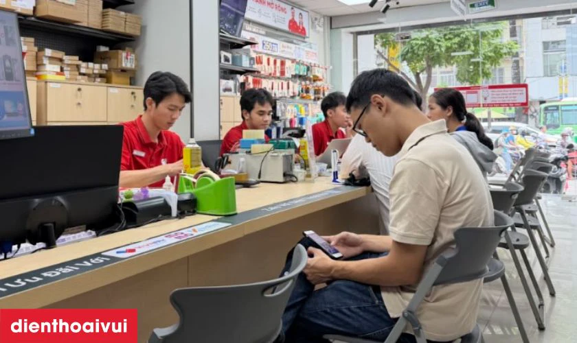 Địa chỉ sửa hiển thị iPhone 14 Pro Max ở đ&acirc;u ch&iacute;nh h&atilde;ng tại TPHCM, H&agrave; Nội?