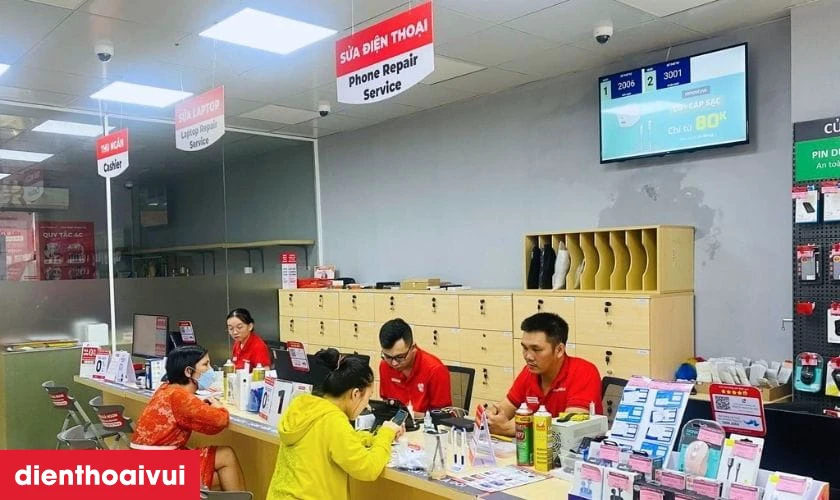 Kinh nghiệm chọn nơi sửa hiển thị m&agrave;n h&igrave;nh iPhone 13