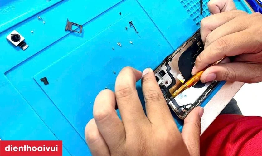 Quy tr&igrave;nh sửa hiển thị m&agrave;n h&igrave;nh iPhone 14 tại Điện Thoại Vui