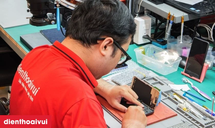Sửa hiển thị màn hình iPhone có được không?