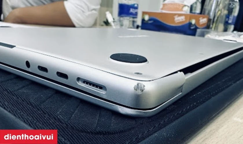 Nguy&ecirc;n nh&acirc;n g&acirc;y hỏng main MacBook Pro 13 Inch A2159 2019