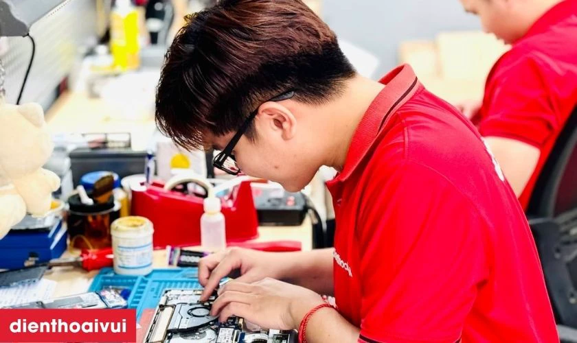 Sửa chữa hoặc thay main mới cho MacBook