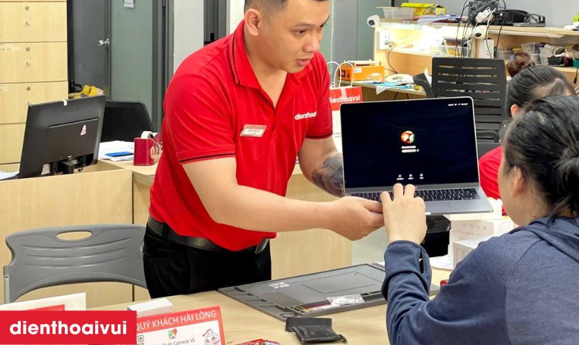 B&agrave;n giao thiết bị sau khi sửa main