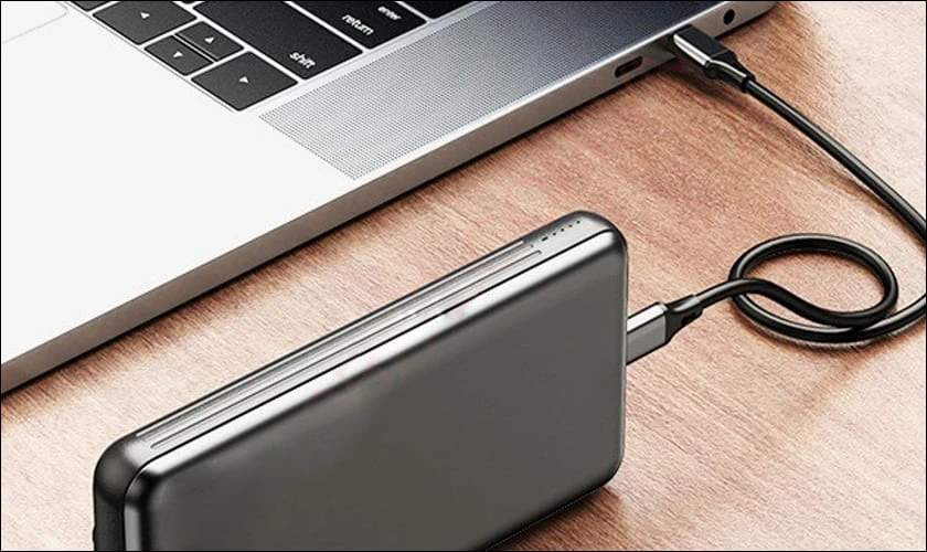 C&oacute; thể d&ugrave;ng sạc dự ph&ograve;ng để sạc khi bị b&aacute;o lỗi