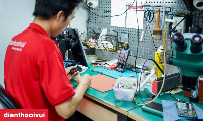 Quy trình sửa main IC Audio điện thoại Huawei chuyên nghiệp tại Điện Thoại Vui