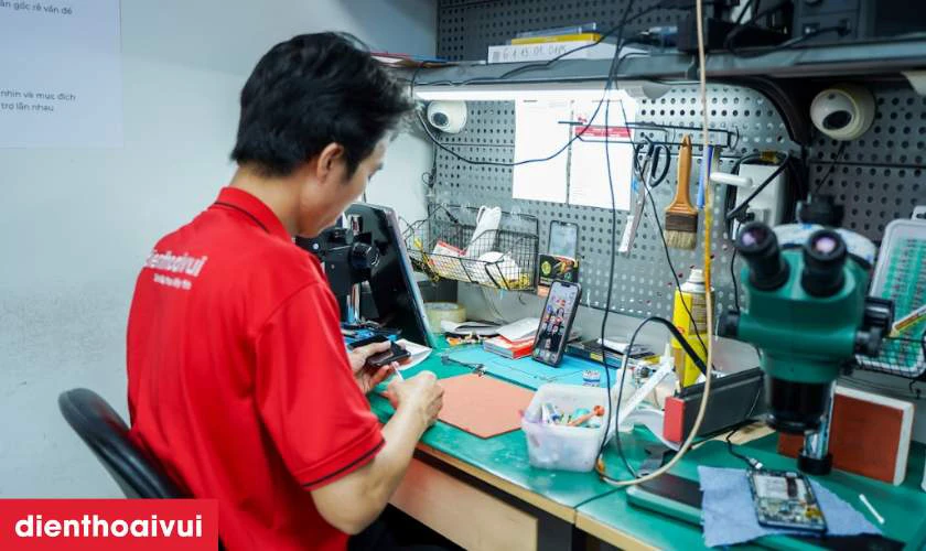Quy trình sửa main IC Audio minh bạch, khách hàng có thể theo dõi trực tiếp