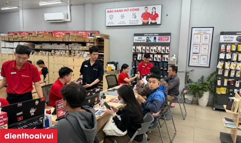Quy tr&igrave;nh sửa main IC cảm biến điện thoại iPhone tại Điện Thoại Vui