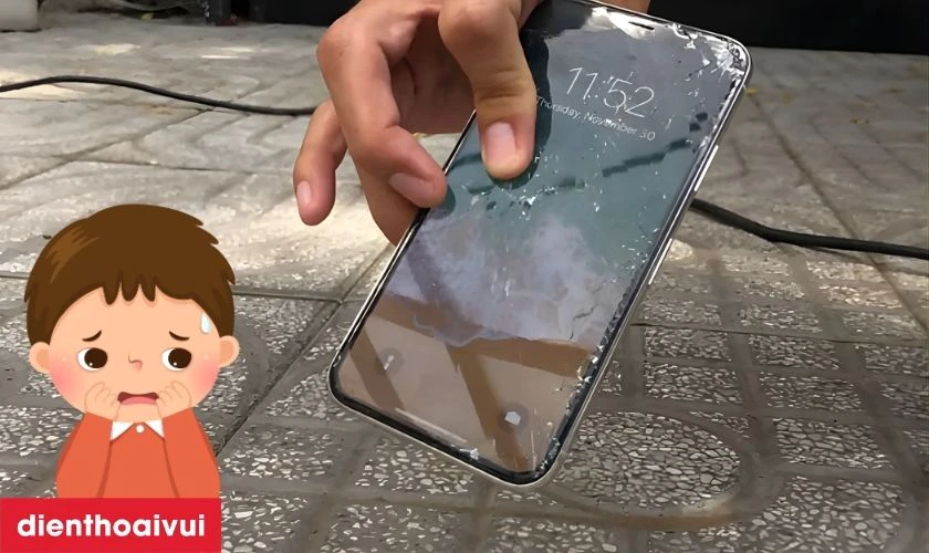 Rơi từ tr&ecirc;n cao xuống c&oacute; thể l&agrave;m m&aacute;y bị lỗi IC cảm biến