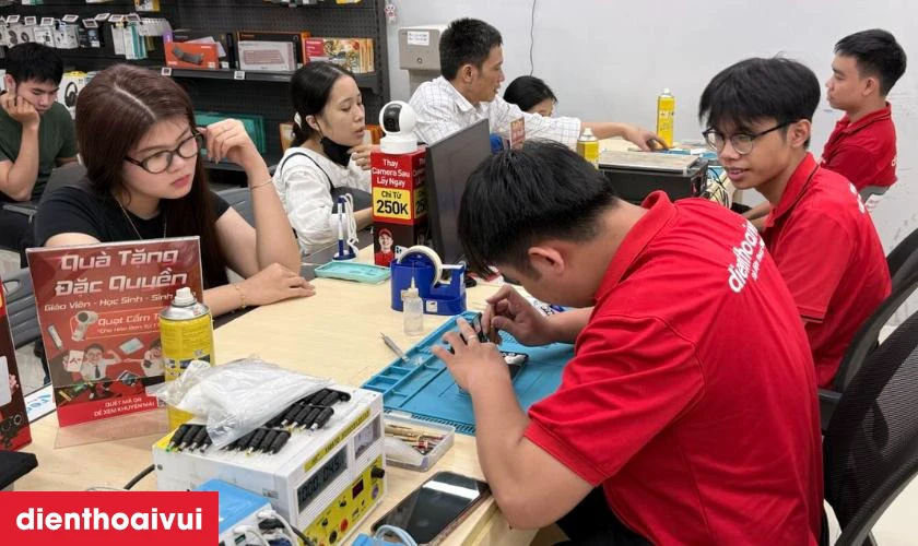 Quy tr&igrave;nh sửa main - IC cảm biến iPhone 16 Pro Max tại Điện Thoại Vui
