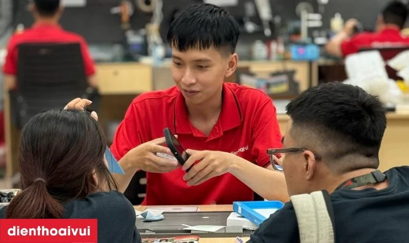 Quy tr&igrave;nh sửa main IC Camera điện thoại iPhone tại Điện Thoại Vui