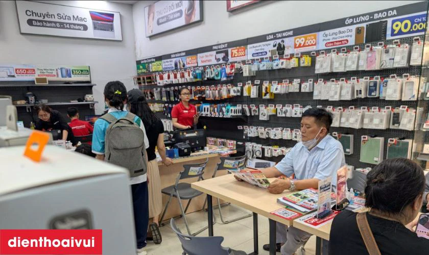 Linh kiện chất lượng và kỹ thuật viên tay nghề cao tại Điện Thoại Vui