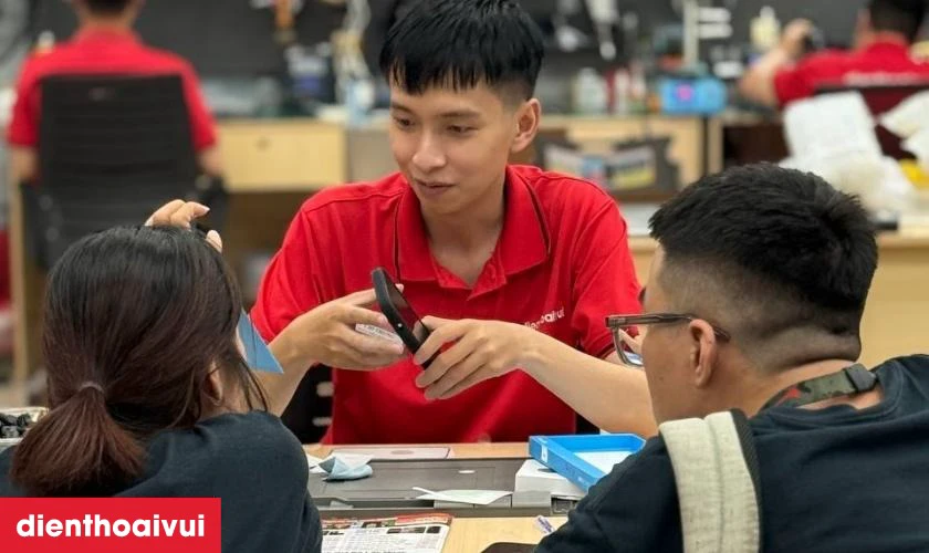 Quy tr&igrave;nh sửa main - IC camera iPhone 8 Plus tại Điện Thoại Vui