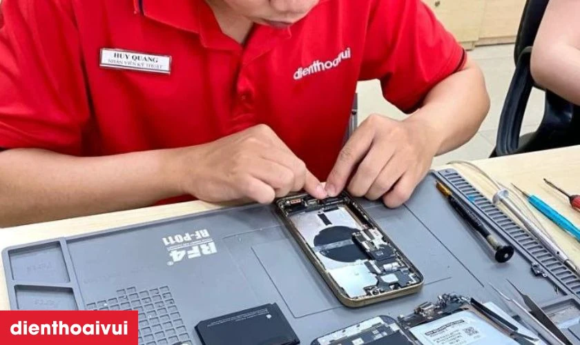 Quy tr&igrave;nh main - IC CPU iPhone 13 uy t&iacute;n, chuy&ecirc;n nghiệp