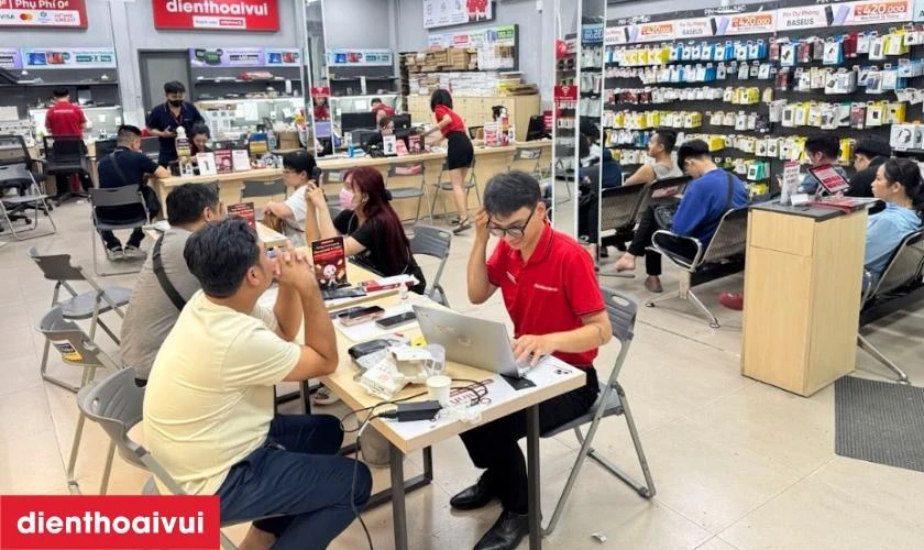 Kiểm tra thiết bị v&agrave; th&ocirc;ng b&aacute;o chi ph&iacute; trước khi tiến h&agrave;nh sửa chữa
