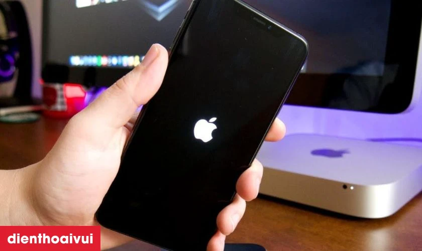 Khi nào cần sửa main - IC hiển thị cảm ứng iPhone 11?