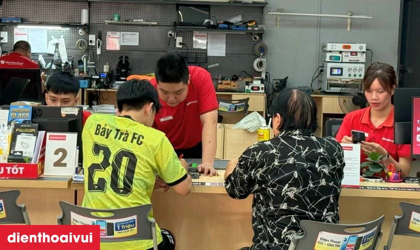 Địa chỉ sửa main - IC hiển thị cảm ứng iPhone 11 Pro ở đâu chính hãng tại TPHCM, Hà Nội, Đồng Nai?