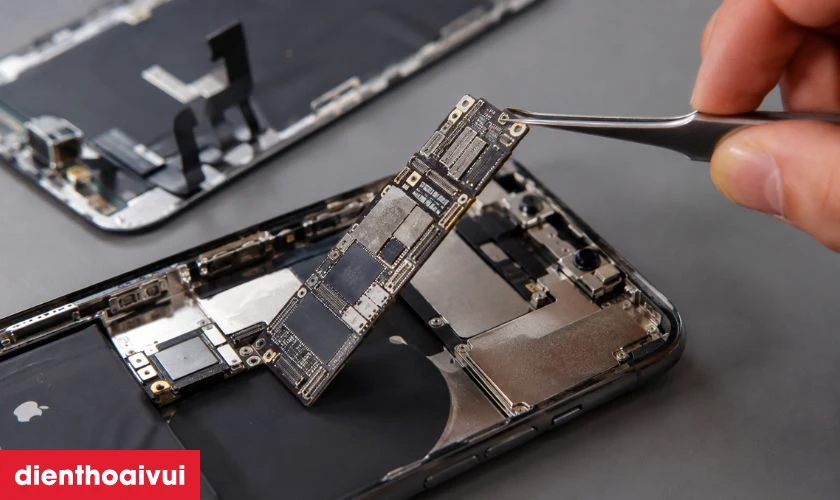 Nguyên nhân khiến iPhone 11 Pro Max bị lỗi IC hiển thị cảm ứng