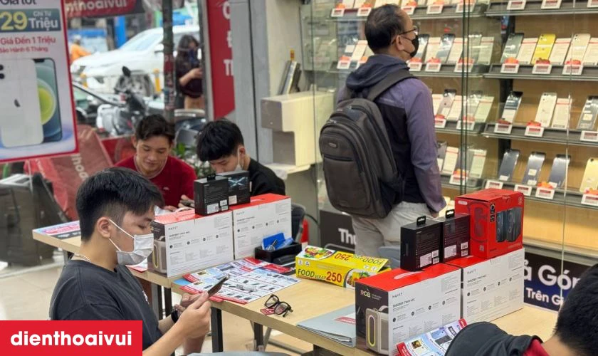 Địa chỉ sửa main - IC hiển thị cảm ứng iPhone 12 ở đ&acirc;u lấy liền tại TPHCM, H&agrave; Nội, Đồng Nai?
