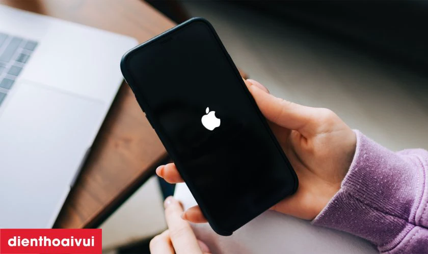 Khi nào cần sửa main - IC hiển thị cảm ứng iPhone 12 Pro Max