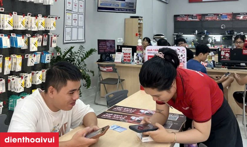Quy trình sửa main - IC hiển thị cảm ứng iPhone 12 Pro Max lấy liền tại Điện Thoại Vui