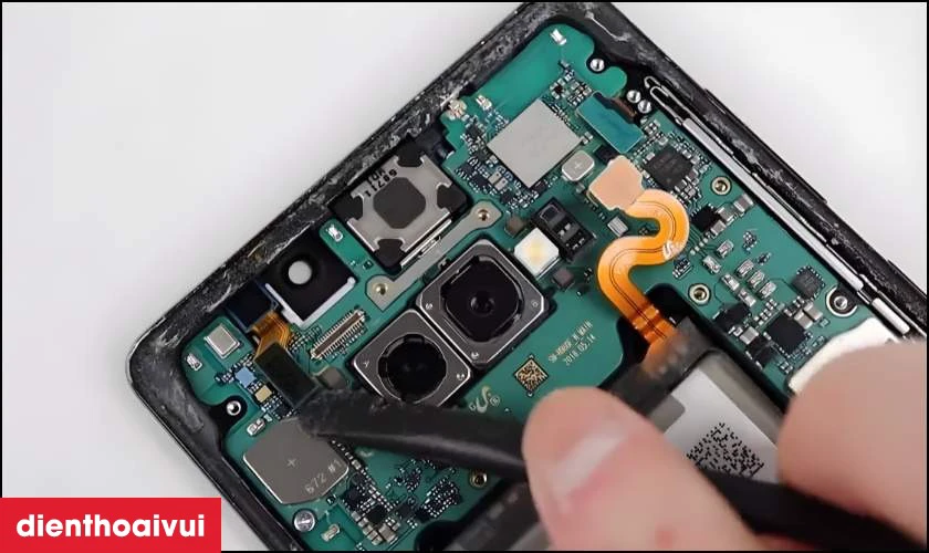 Những lưu &yacute; khi sửa main IC nguồn điện thoại Nubia
