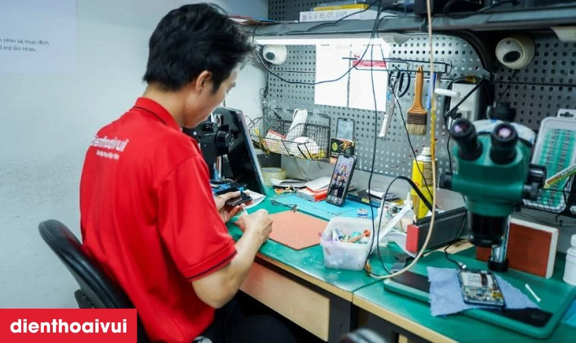 Quy tr&igrave;nh sửa main tại Điện Thoại Vui