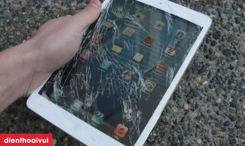 Nguy&ecirc;n nh&acirc;n cần sửa main IC nguồn m&aacute;y t&iacute;nh bảng iPad