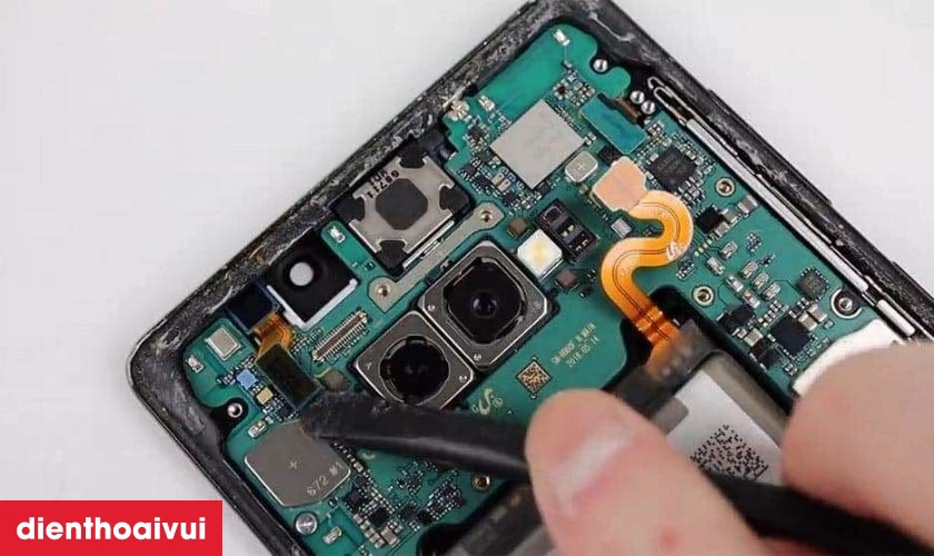 Sửa main IC nguồn Samsung Galaxy S10 l&agrave; g&igrave;?