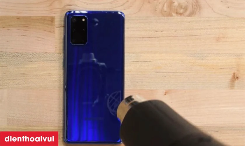 V&igrave; sao Samsung Galaxy S20 Plus bị hư nguồn?
