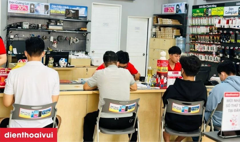 Hệ thống máy móc chuyên dụng, đảm bảo an toàn cho mainboard