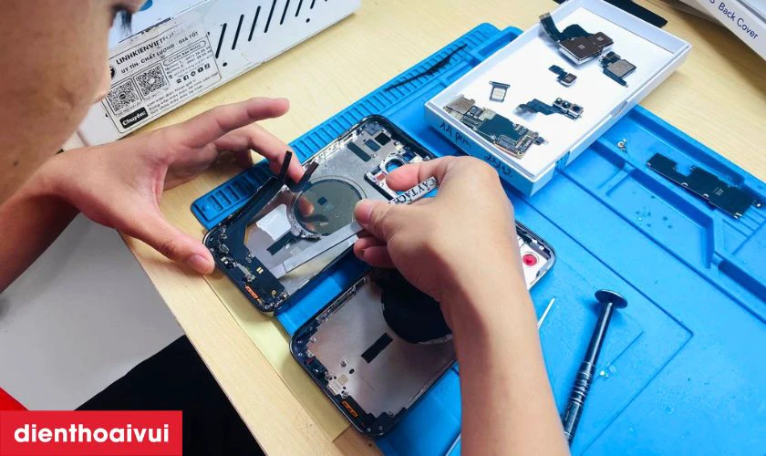 Quy trình sửa main - IC rung iPhone 16 tại Điện Thoại Vui