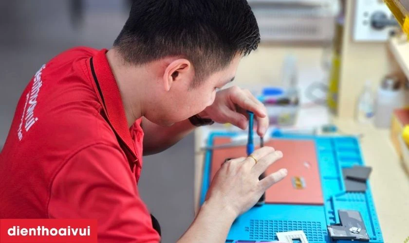C&oacute; n&ecirc;n main - IC rung iPhone 8 kh&ocirc;ng?