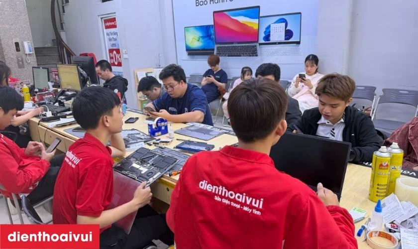 Điện Thoại Vui &aacute;p dụng quy tr&igrave;nh sửa chữa chuy&ecirc;n nghiệp, đảm bảo chất lượng dịch vụ