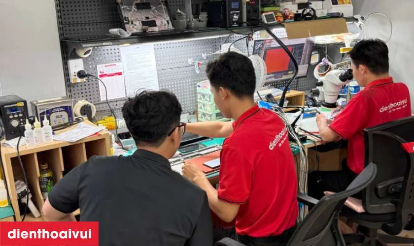 M&aacute;y Dell Inspiron bị va đập mạnh, rơi rớt hoặc nứt mạch IC