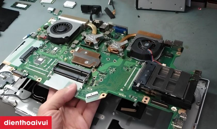 Sửa main laptop - Lỗi IC nguồn Dell Precision 15 5530 l&agrave; g&igrave;?