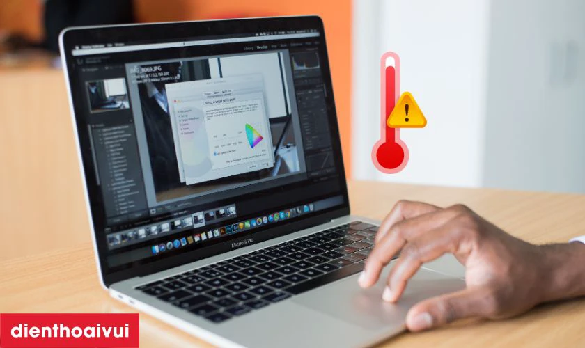 Nhiệt độ cao duy trì trong thời gian dài có thể gây lỗi main laptop