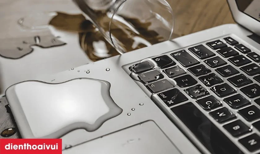 Nguyên nhân gây hỏng main MacBook Pro 13 Inch A1989 2018/2019